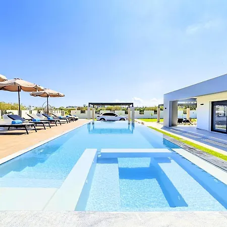 Solaris Heated Pool & Jacuzzi