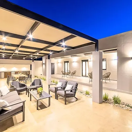 Villa Solaris Heated Pool & Jacuzzi Georgioupoli
