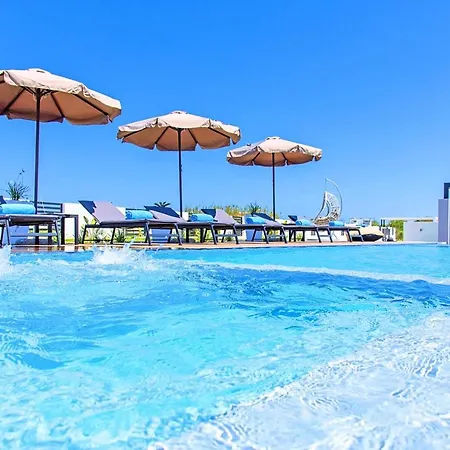 Solaris Heated Pool & Jacuzzi Villa *
