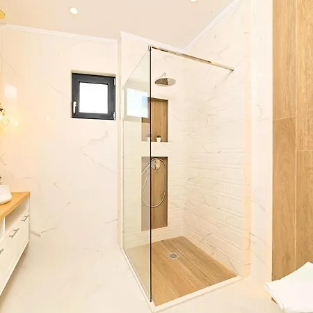 Solaris Heated Pool & Jacuzzi